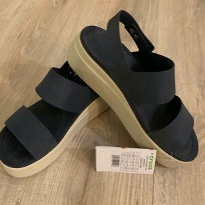 Crocs Brooklyn Low Wedge Navy sz 9 New With Tags NWT
